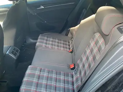 VW Golf 2.0 TSI GTI — Sportive emblématique, 220 ch dynamiques — Detail