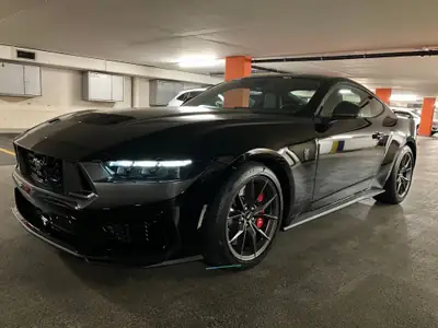 Ford Mustang Dark Horse Manual — Legend américaine 454 ch, quasi neuve et légale en Suisse — Außenansicht