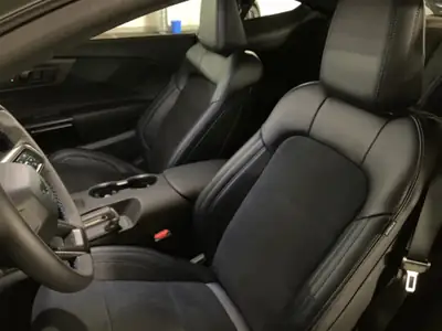 Ford Mustang Dark Horse Manual — Legend américaine 454 ch, quasi neuve et légale en Suisse — Miniatur 9