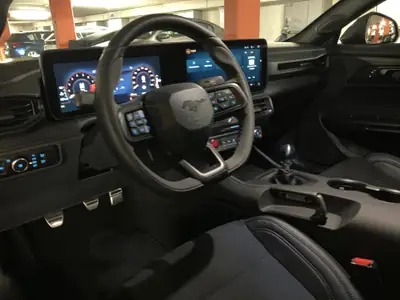 Ford Mustang Dark Horse Manual — Legend américaine 454 ch, quasi neuve et légale en Suisse — Miniatur 8