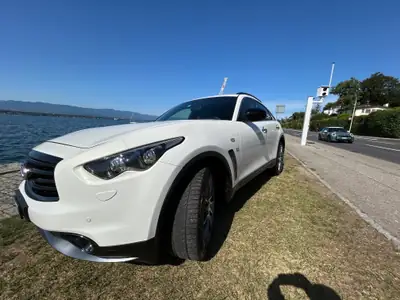 INFINITI QX70 3.7 Ultimate AWD — SUV premium 320 ch, faible kilométrage — Miniatur 9
