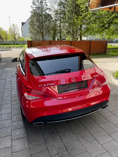 Mercedes-Benz CLA 250 Shooting Brake — Break sportif 4Matic, 150'000 km — vista posteriore