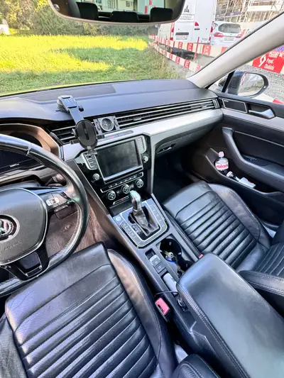 VW Passat Variant 2.0 TDI 240 ch — Break allemand robuste, 4Motion polyvalent — côté