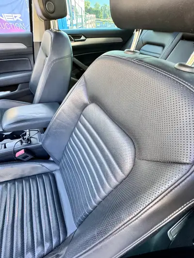 VW Passat Variant 2.0 TDI 240 ch — Break allemand robuste, 4Motion polyvalent — intérieur