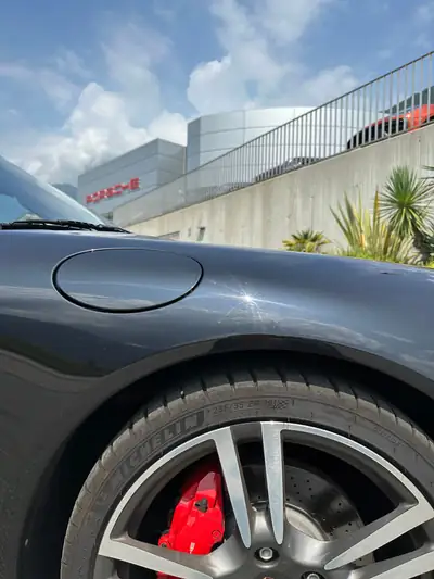 Porsche 911 Cabrio Carrera 4S — Roadster haute performance, moteur révisé, 54'000 km — Miniature 9