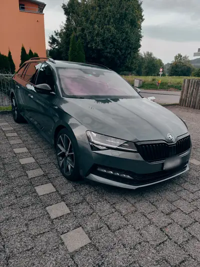 Skoda Superb Combi 2.0 TDi SportLine 4x4 — Break premium suisse, 106'000 km — vue extérieure