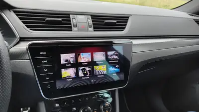 Skoda Superb Combi 2.0 TDi SportLine 4x4 — Break premium suisse, 106'000 km — tableau de bord