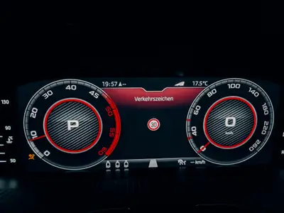 Skoda Superb Combi 2.0 TDi SportLine 4x4 — Break premium suisse, 106'000 km — Miniature 7