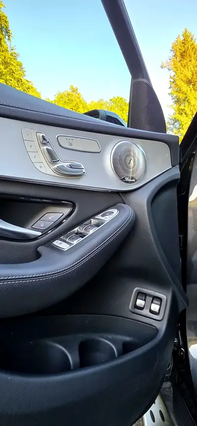 Mercedes-Benz GLC 300 e AMG Line Plus — Hybride rechargeable, 55 000 km, équipement premium — Miniatur 11