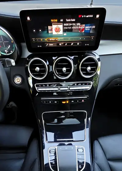 Mercedes-Benz GLC 300 e AMG Line Plus — Hybride rechargeable, 55 000 km, équipement premium — Miniatur 17