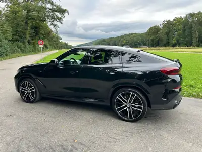 BMW X6 M50d 2020 — SUV coupé premium, 400 ch diesel, équipement complet — arrière