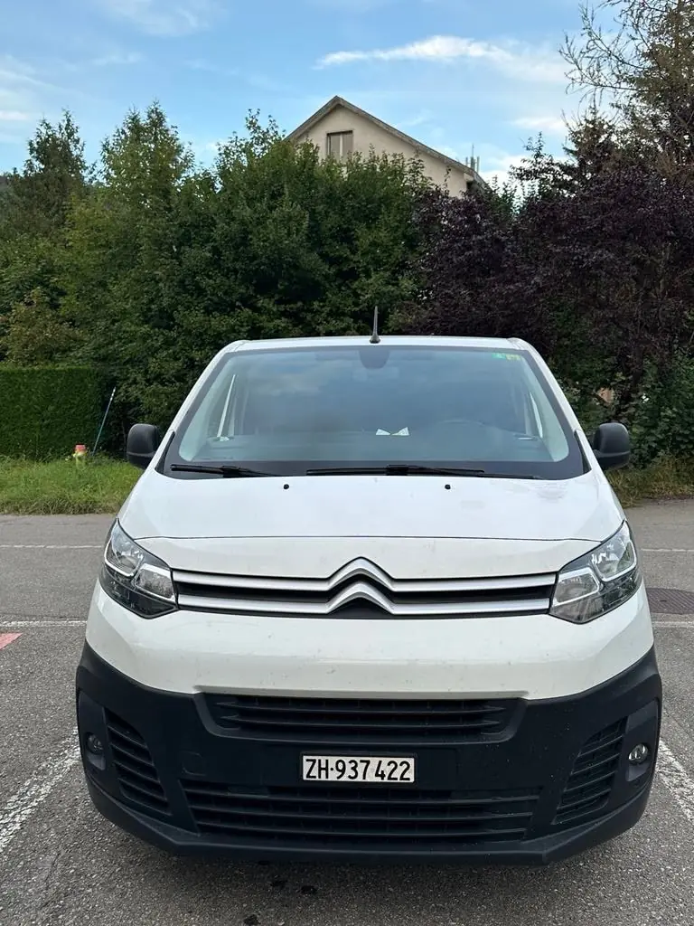 Citroën Jumpy 2020 — Utilitaire fiable diesel, 185'000 km, sans sinistre — Außenansicht