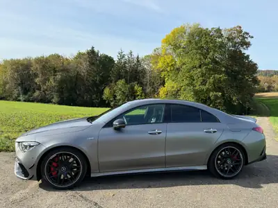 Mercedes-AMG CLA 45 S 4Matic+ — Berline sportive 422 ch, équipement complet — côté