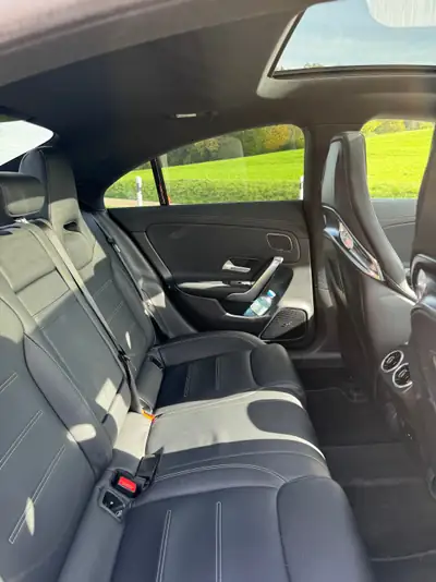 Mercedes-AMG CLA 45 S 4Matic+ — Berline sportive 422 ch, équipement complet — Miniature 9