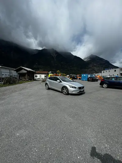 Volvo V40 D2 Inscription — Diesel économique, 155 000 km, sans sinistre — Heckansicht