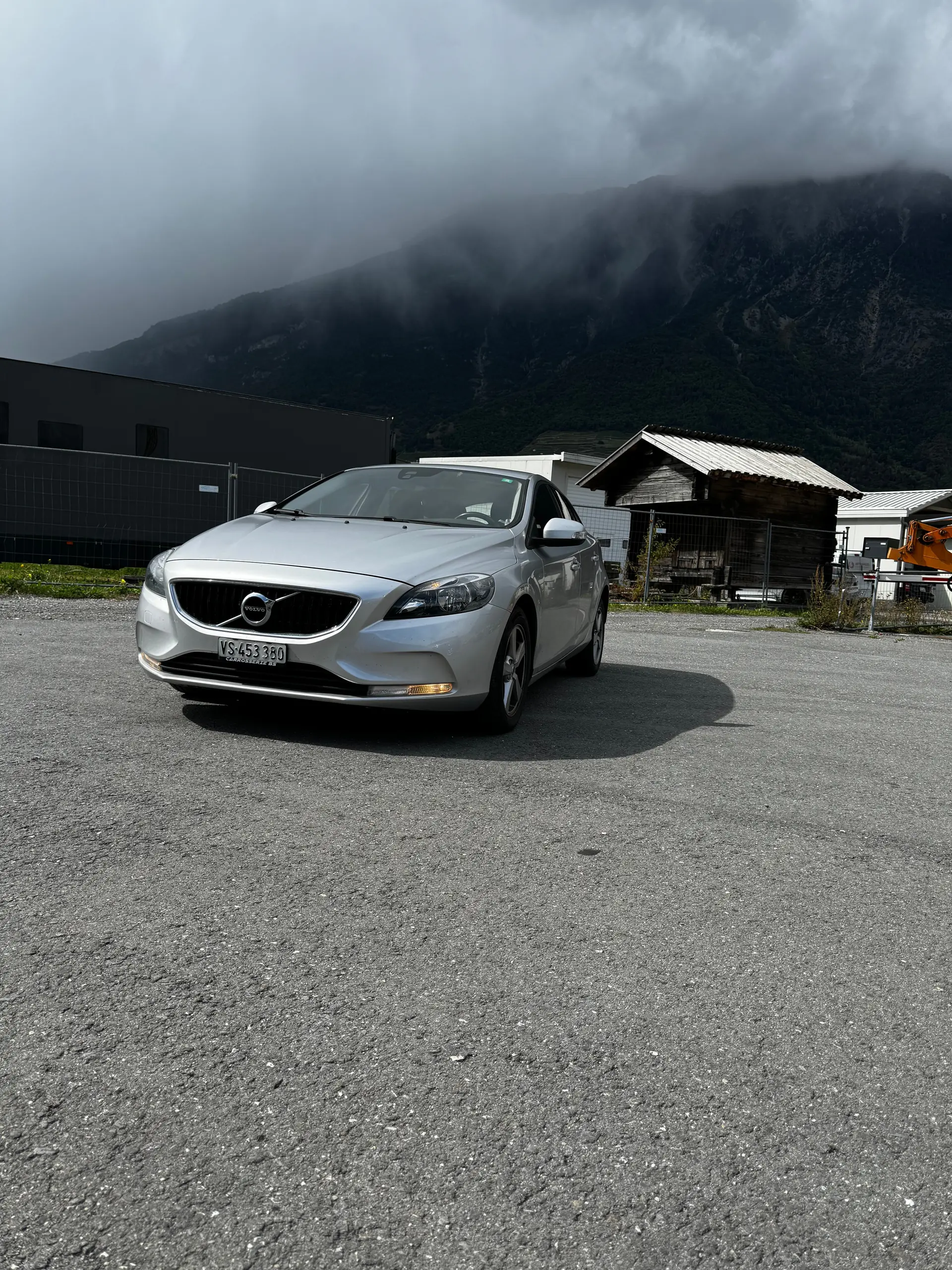 Volvo V40 2016 occasion Martigny — 1