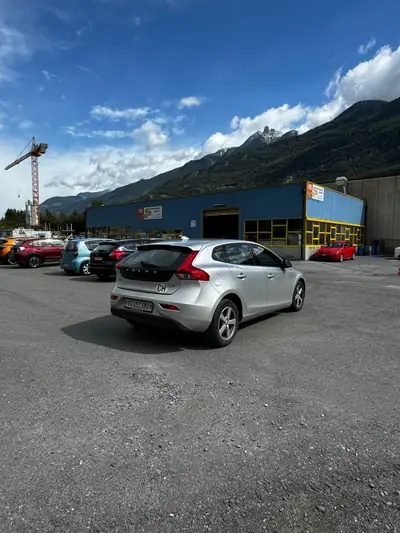 Volvo V40 D2 Inscription — Diesel économique, 155 000 km, sans sinistre — Armaturenbrett