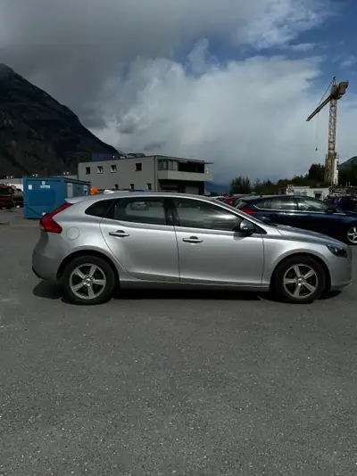 Volvo V40 D2 Inscription — Diesel économique, 155 000 km, sans sinistre — Innenraum
