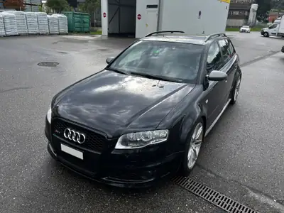 Audi RS4 Avant 4.2 V8 quattro — Break sportif de 420 ch, sans sinistre — exterior view
