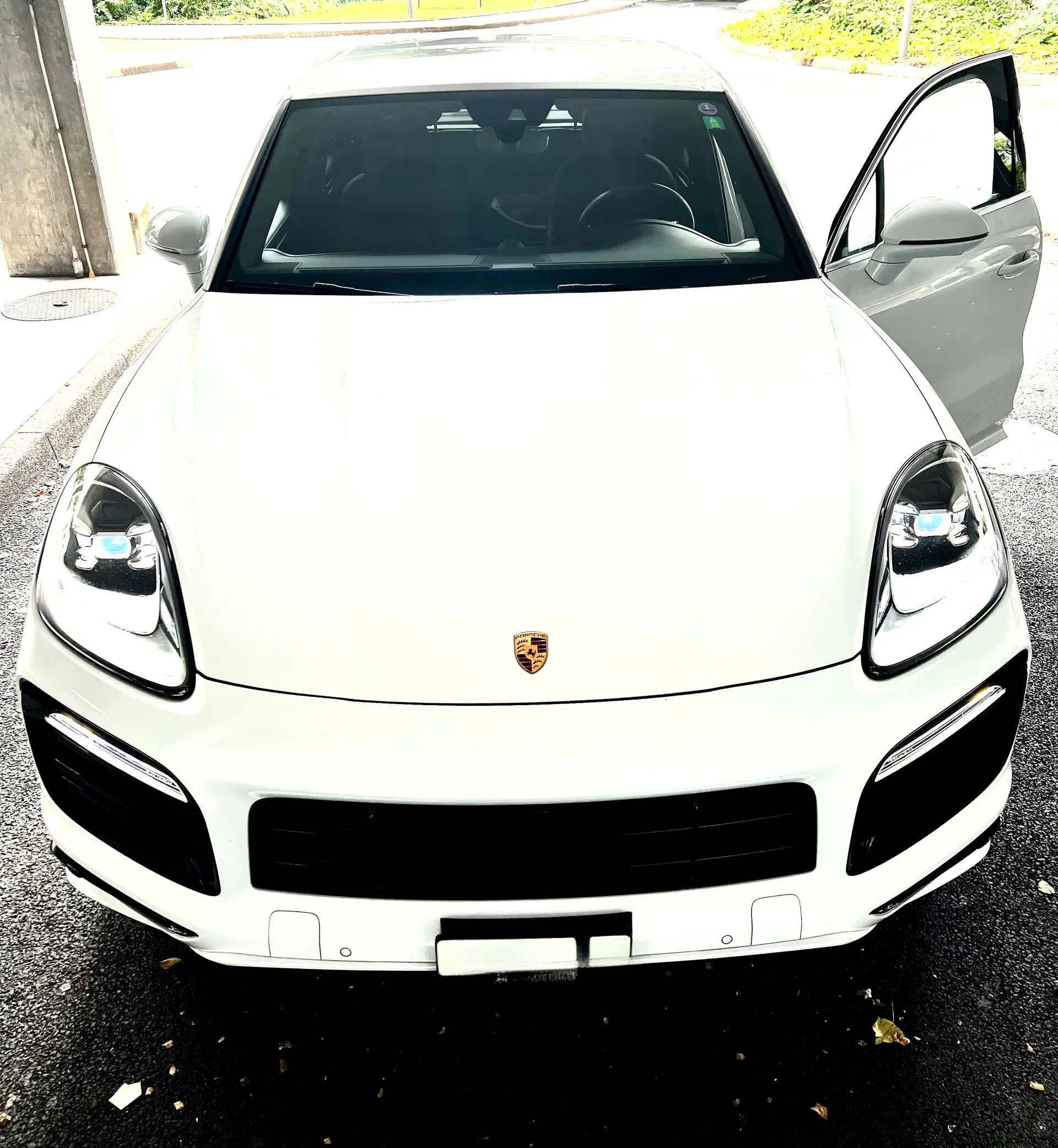 Porsche Cayenne E-Hybrid — SUV sportif hybride rechargeable, 65 000 km seulement