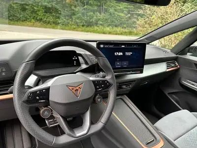 CUPRA Born 77kW e-Boost — SUV électrique urbain, 23'000 km seulement — arrière