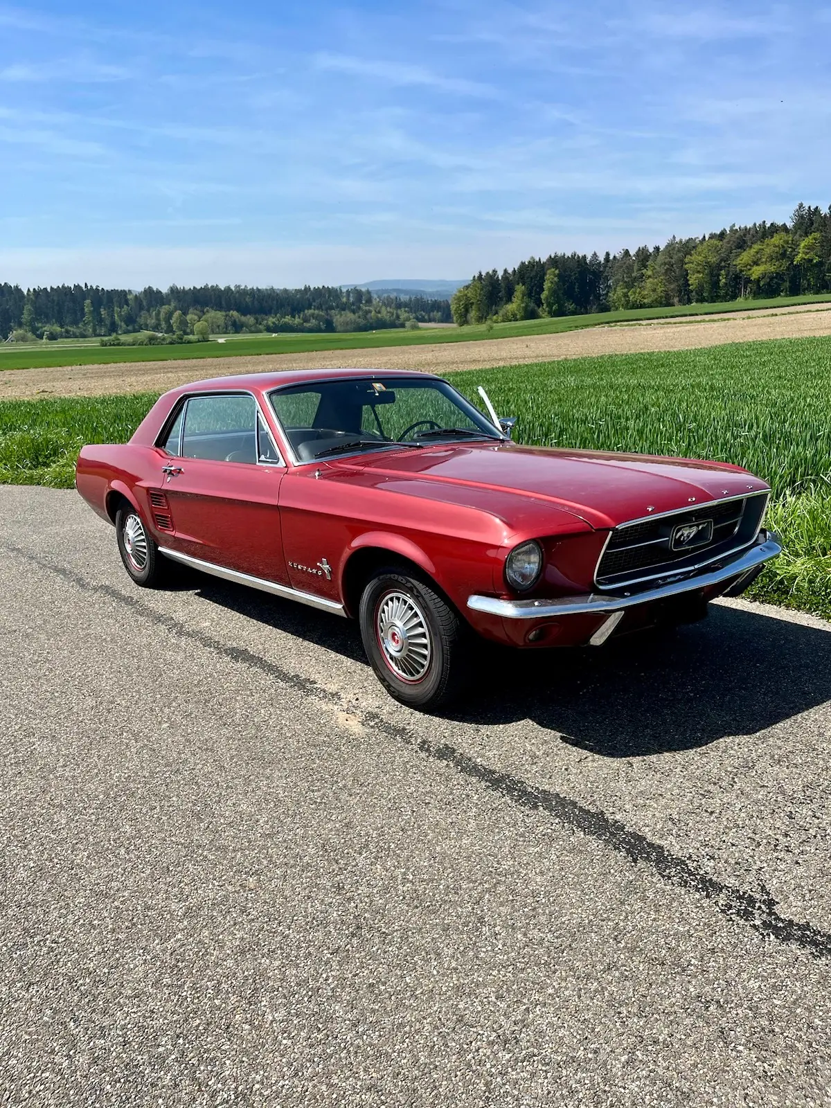 Ford Mustang 1967 Oldtimer — Légende américaine authentique, faible kilométrage — vue extérieure