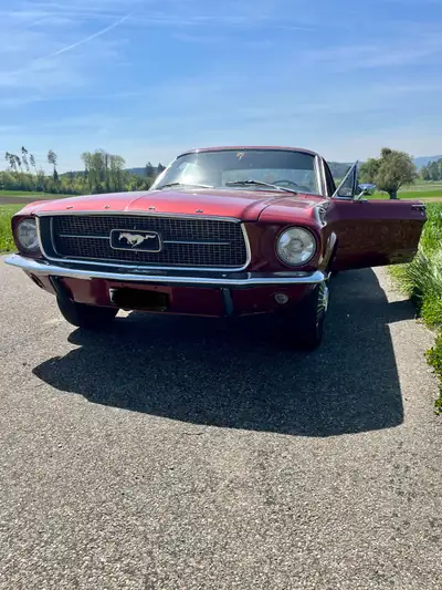 Ford Mustang 1967 Oldtimer — Légende américaine authentique, faible kilométrage — tableau de bord