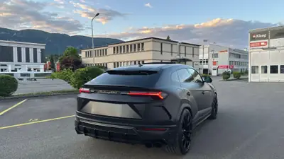Lamborghini Urus E-Gear — Le SUV de luxe ultra-performant, 43 500 km seulement — arrière
