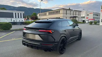 Lamborghini Urus E-Gear — Le SUV de luxe ultra-performant, 43 500 km seulement — tableau de bord