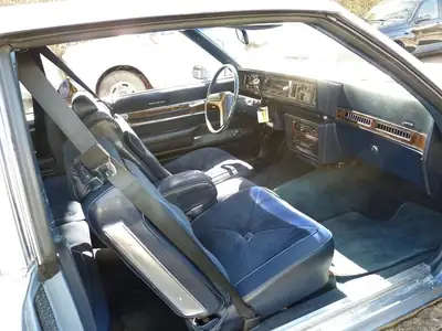 Oldsmobile Cutlass Supreme Brougham 1980 — Coupé américain de prestige, véhicule vétéran authentique — Miniatura 14