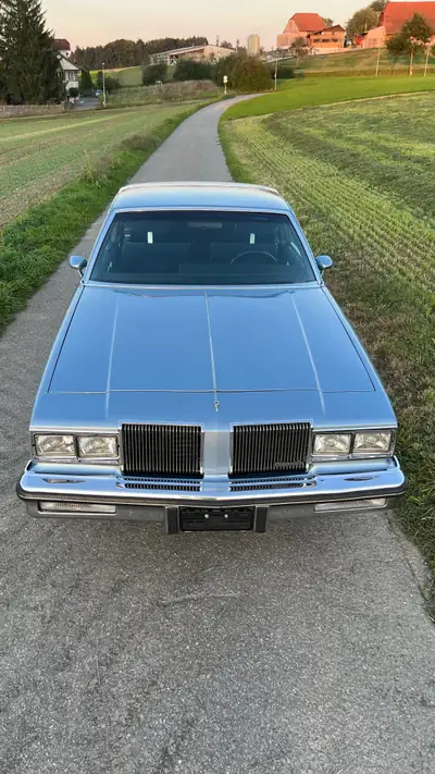 Oldsmobile Cutlass Supreme Brougham 1980 — Coupé américain de prestige, véhicule vétéran authentique — Miniatura 20
