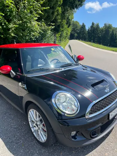 MINI Cooper Works 211 ch — Sportive urbaine dynamique, 160'000 km, garantie fiabilité — side view