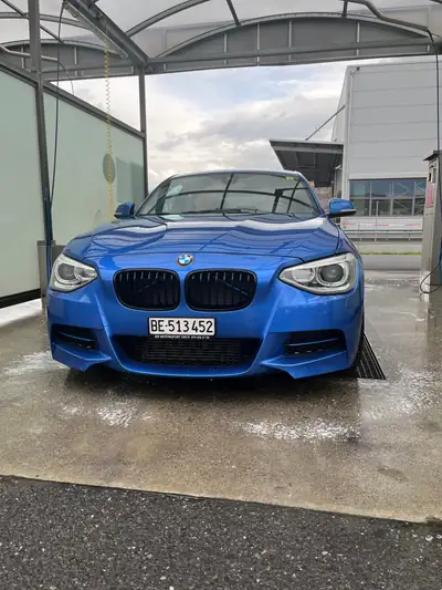 BMW M135 Coupé 320 ch — Sportive compacte performante, tout-terrain et bien équipée — vue extérieure