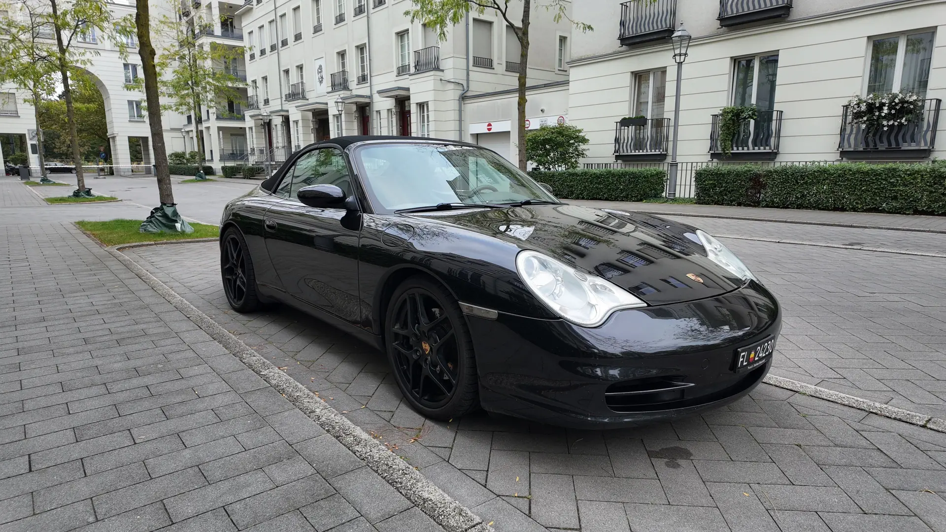Porsche 911 Carrera Cabrio 2003 — Roadster mythique, entretien impeccable, sans accident