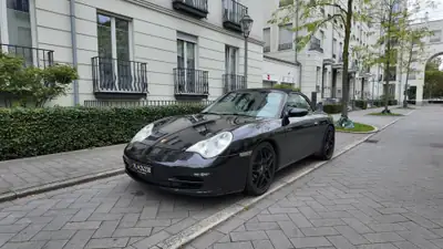 Porsche 911 Carrera Cabrio 2003 — Roadster mythique, entretien impeccable, sans accident — intérieur