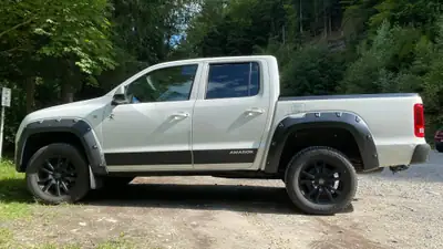 VW Amarok 2.0 BiTDI Trendline 4Motion — Pick-up robuste avec suspension Offroad et chauffage intégré — interni