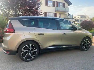 Renault Grand Scénic 1.3 Turbo Intens EDC — 7 places, consommation maîtrisée, 51 000 km — vue extérieure