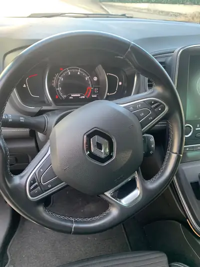 Renault Grand Scénic 1.3 Turbo Intens EDC — 7 places, consommation maîtrisée, 51 000 km — détail