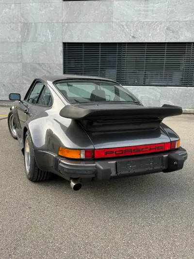 Porsche 911 SC 1978 — Un classique intemporel de la légende sportive — Innenraum