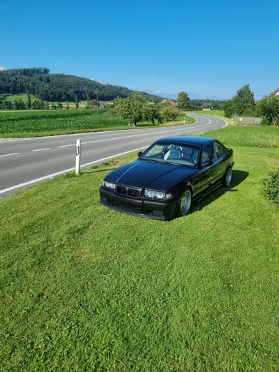 BMW M3 E36 Coupé 1996 — Icône sportive des années 90, 321 ch purs — Miniature 9