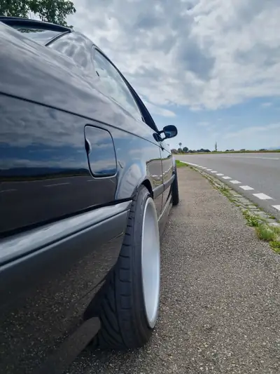 BMW M3 E36 Coupé 1996 — Icône sportive des années 90, 321 ch purs — Miniature 8