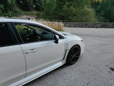 Subaru WRX STI Luxury 2014 — Berline sportive turbo 4WD, échappement Invidia Q300 — Thumbnail 11
