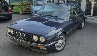 BMW 325 Cabriolet E30 — Classique intemporel de 1989, moteur 2.5L performant — Miniature 7