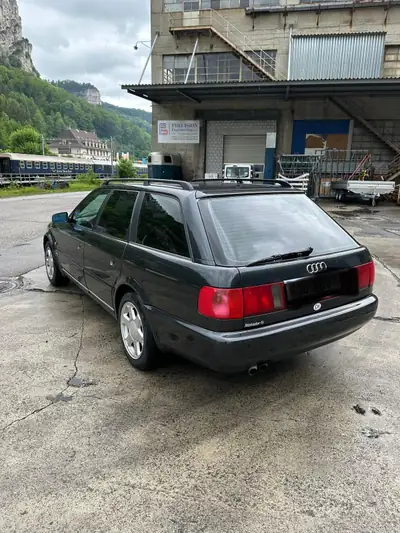Audi S6 Avant quattro Turbo 1995 — Break sportif légendaire, 230 ch, transmission automatique — arrière