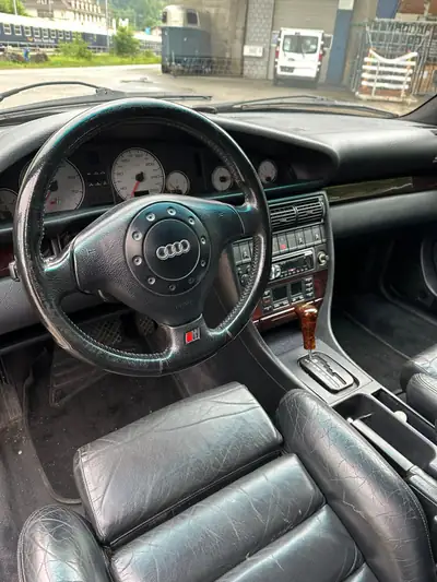 Audi S6 Avant quattro Turbo 1995 — Break sportif légendaire, 230 ch, transmission automatique — intérieur
