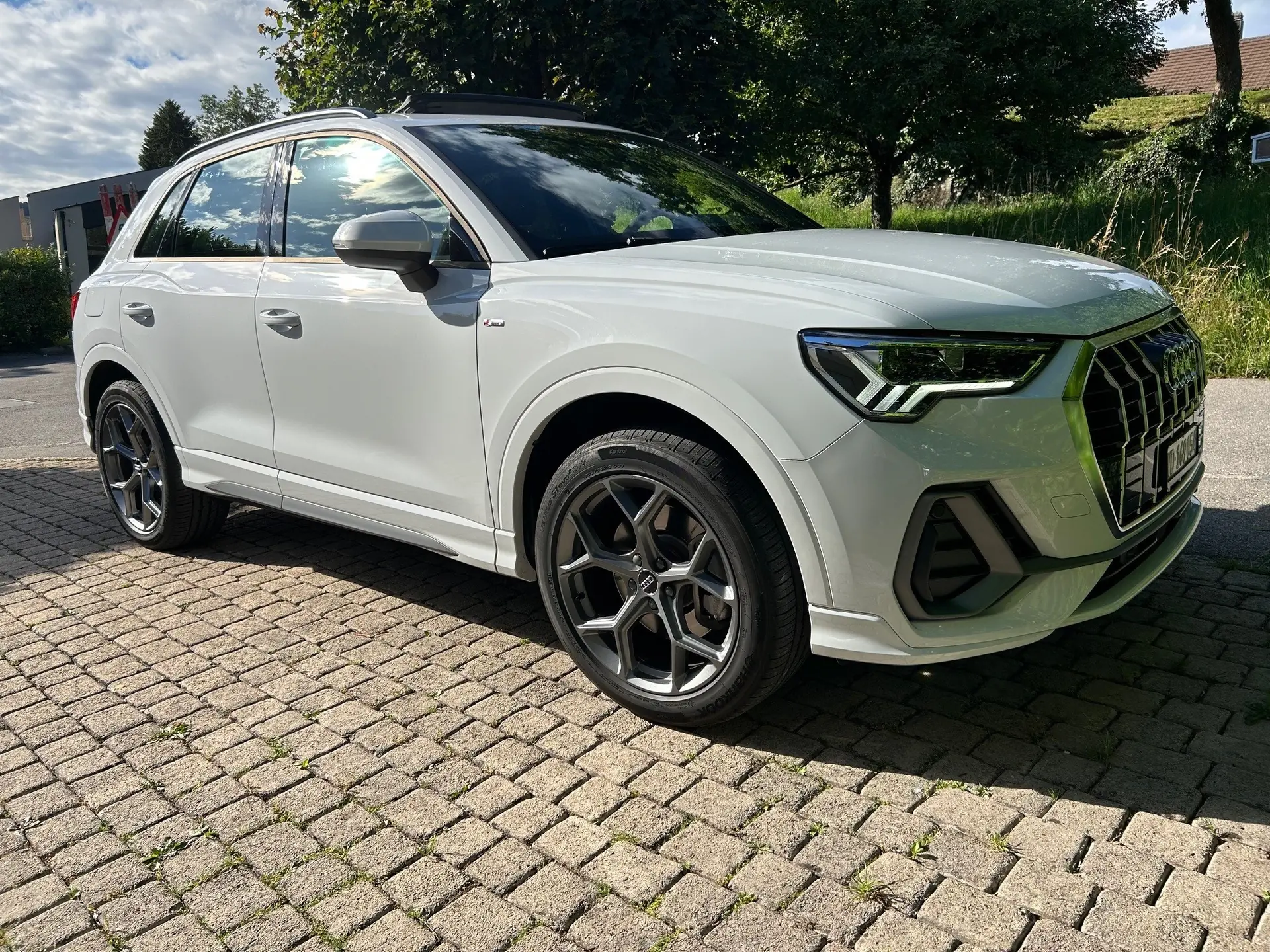 Audi Q3 45 TFSI e S line — SUV hybride rechargeable, 26'000 km seulement