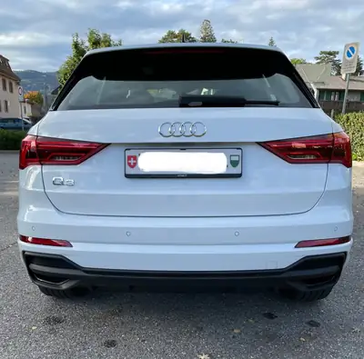 Audi Q3 45 TFSI e S line — SUV hybride rechargeable, 26'000 km seulement — tableau de bord