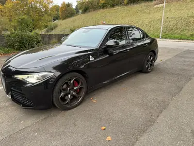 Alfa Romeo Giulia 2.0 Veloce Q4 — Berline sportive allemande, 4 roues motrices, entretien récent — intérieur