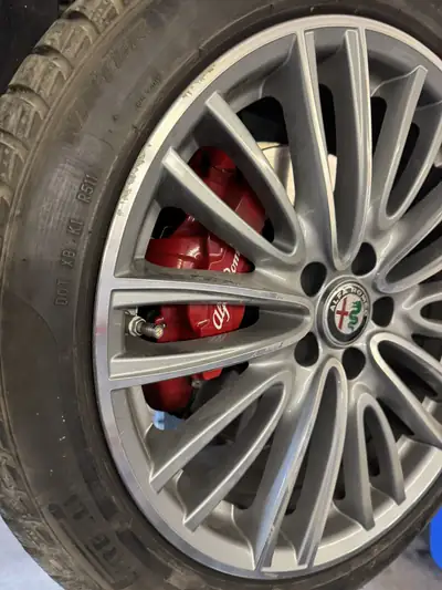 Alfa Romeo Giulia 2.0 Veloce Q4 — Berline sportive allemande, 4 roues motrices, entretien récent — Miniature 11
