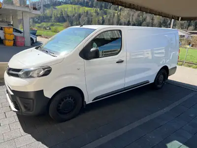 Toyota Proace 2.0D Panel Van Long 4x4 — Utilitaire polyvalent, seulement 111'710 km — côté